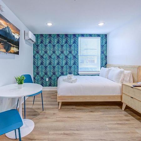 Roaring Tigers Studio Apartment Галвестон Экстерьер фото