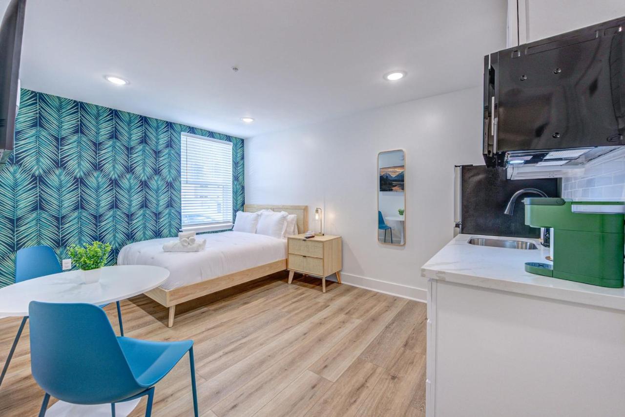 Roaring Tigers Studio Apartment Галвестон Экстерьер фото